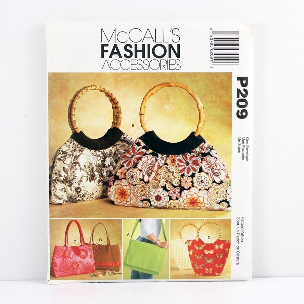 McCalls Pattern 209, Bag with Cell Phone Pocket, Lined Bag, Inside Pockets, Tote